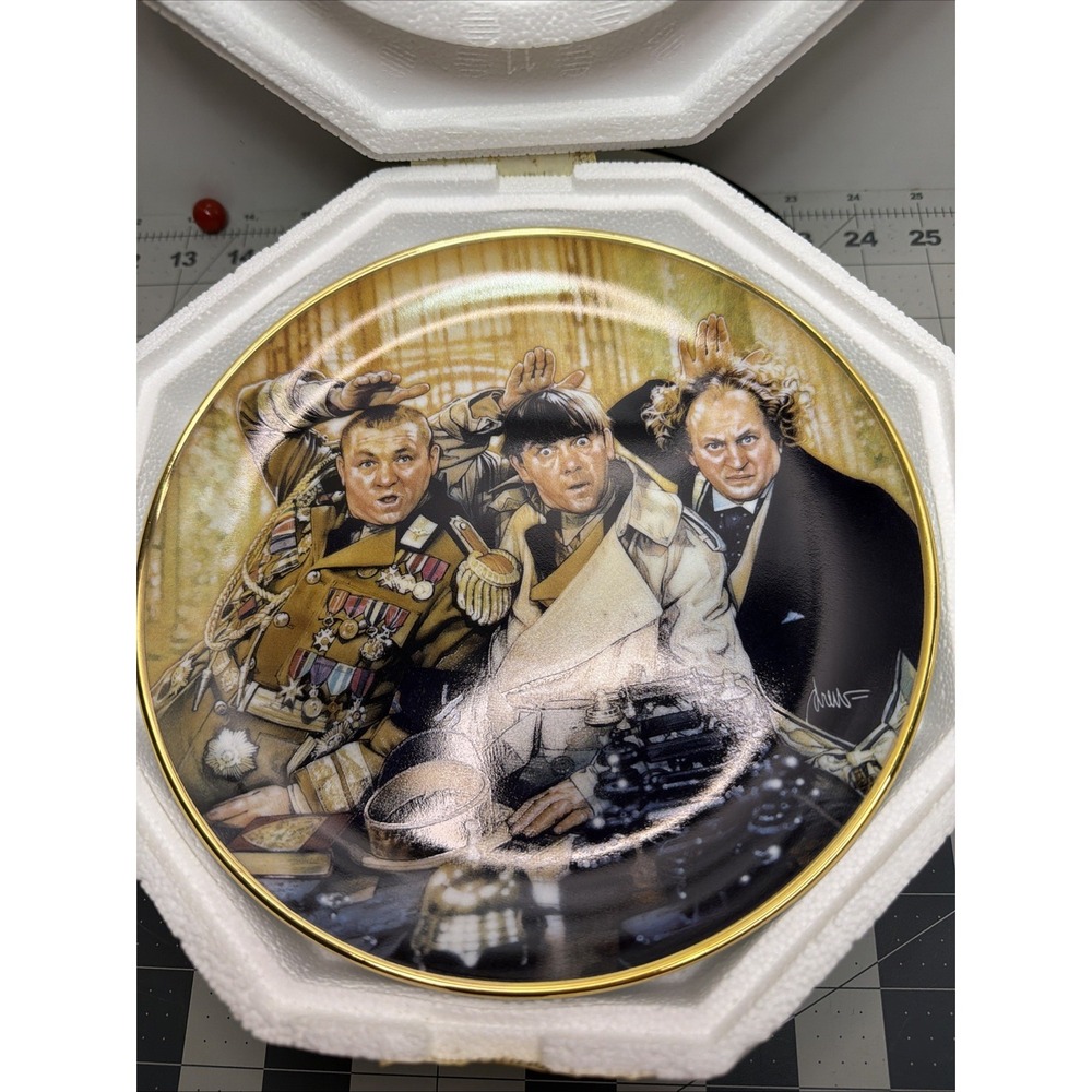 Franklin Mint The Three Stooges Limited Edition Porcelain Plate 8in Stand R3390